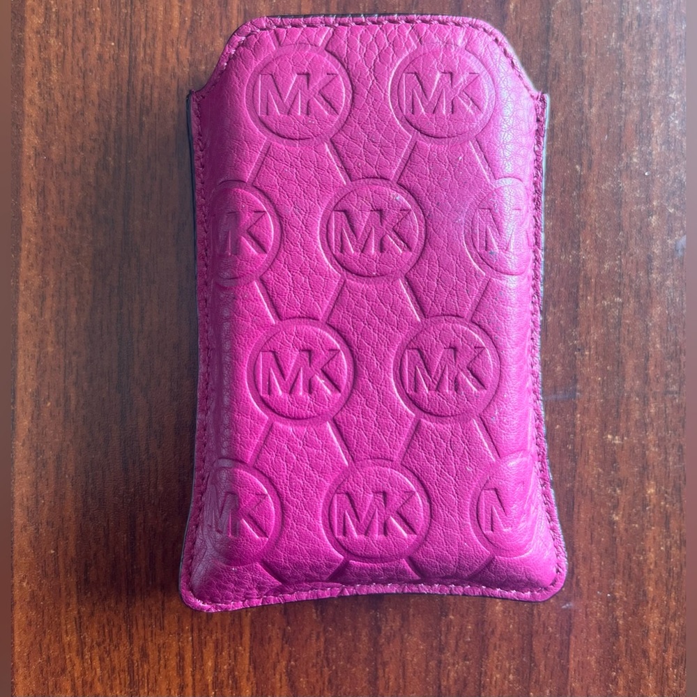 Authentic MK Small Pouch - Picture 2 of 8
